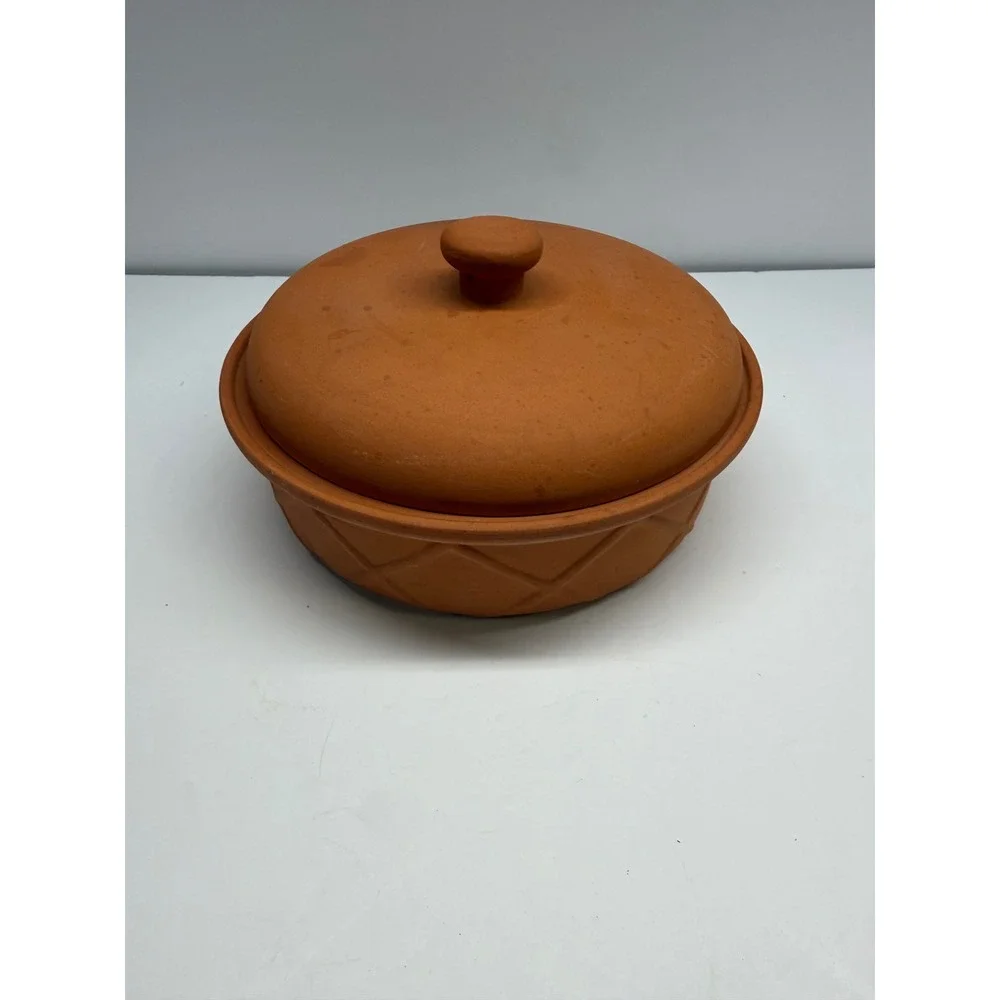 Terracotta Lidded Baker Round Unglazed Clay Casserole Dish Glazed Interior 8.5in